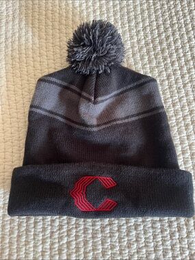 Cincinnati Reds - Pom-Pom Beanie in Dark Gray with Red Accent